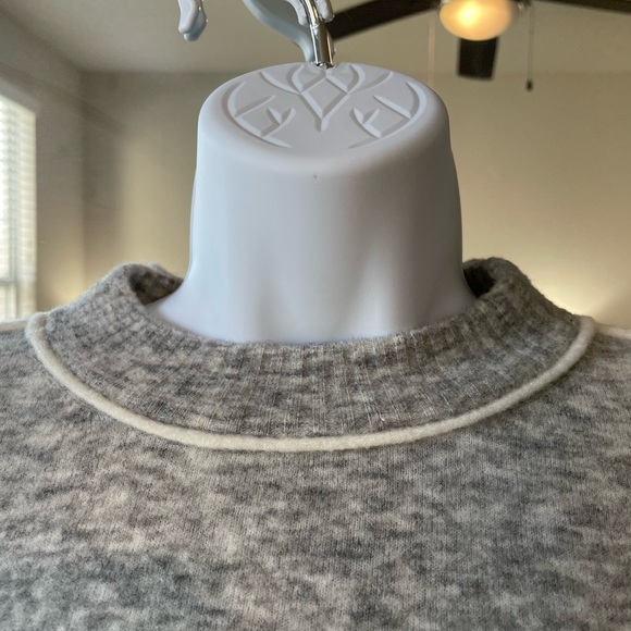 Athleta Transit Crew Sweater, NWOT - Picture 4 of 9